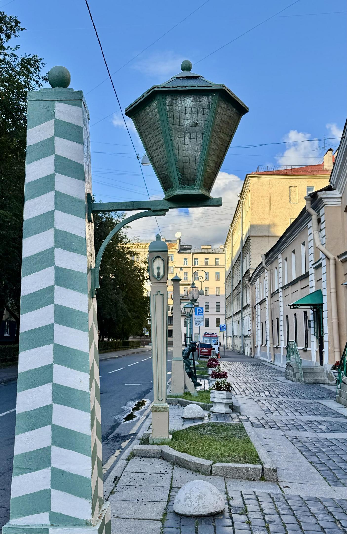 Музей петербургских фонарей под открытым небом