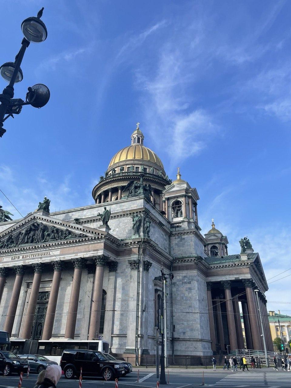Колоннада Исаакиевского собора