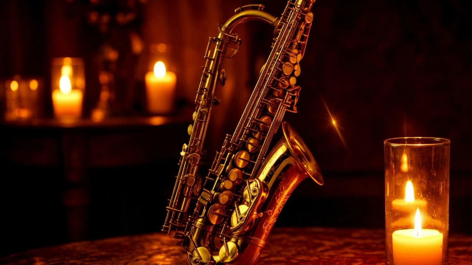 Орган и саксофон при свечах